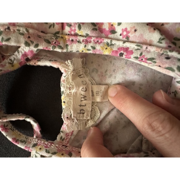 5/$10 btween girls romper size 6 floral pattern - Picture 2 of 4